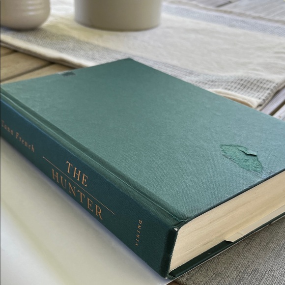 Tana French Hardcover Book Set - The Searcher & The Hunter - Picture 10 of 13